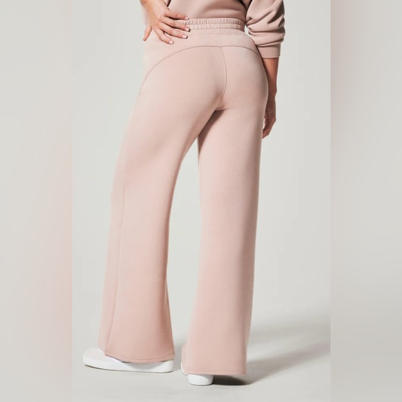 NWT! SPANX AirEssentials Wide Leg Pant in Lunar (Tan) / Size Petite L - Picture 2 of 8